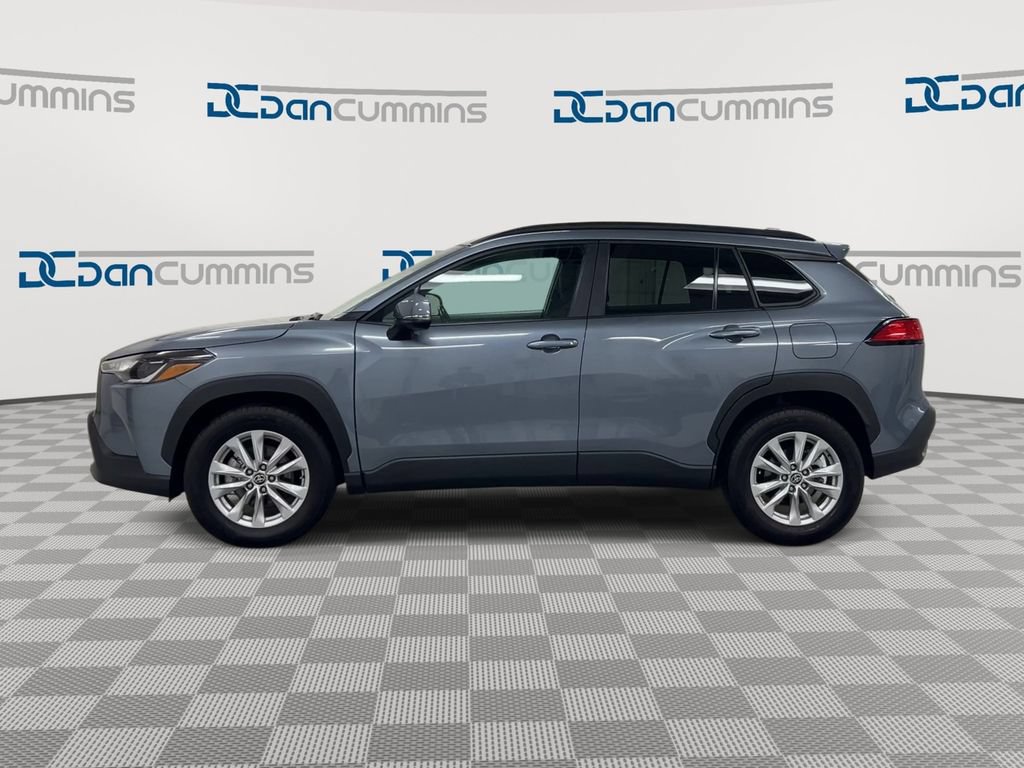 Used 2023 Toyota Corolla Cross LE FWD image 5