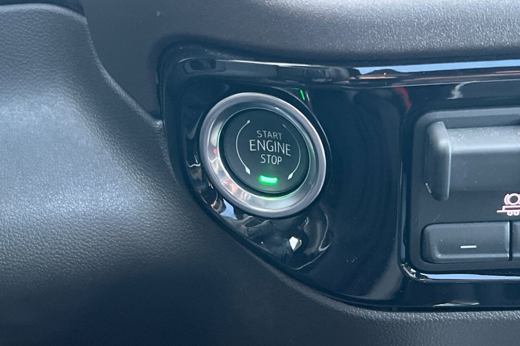 Used 2026 GMC Sierra 3500 SLT w/ SLT Premium Package image 19