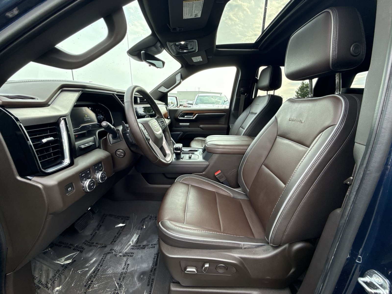 Used 2023 GMC Sierra 1500 Denali w/ Technology Package AWD/4WD image 14