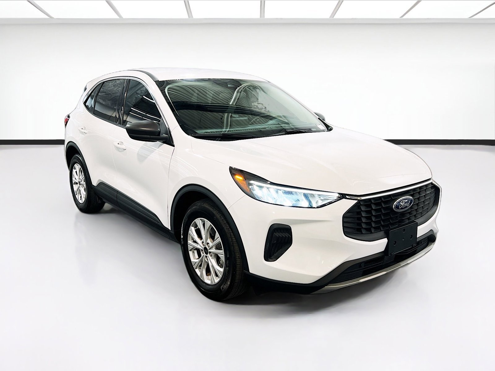 Used 2023 Ford Escape Active FWD image 3