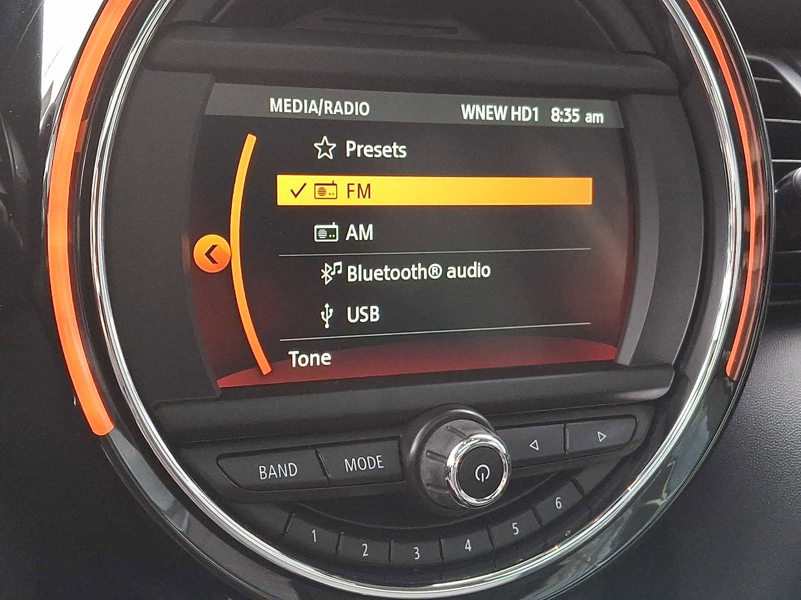 Used 2019 MINI Cooper 4-Door Hardtop w/ Signature Upholstery Package image 15