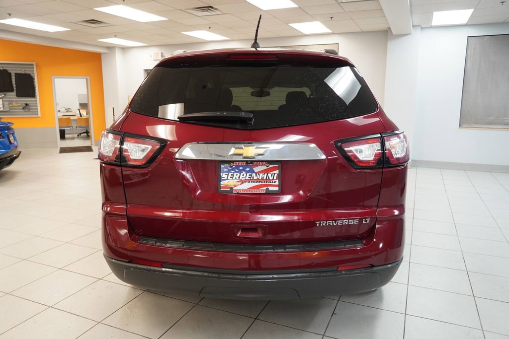 Used 2016 Chevrolet Traverse LT w/ Style and Technology Package FWD image 8