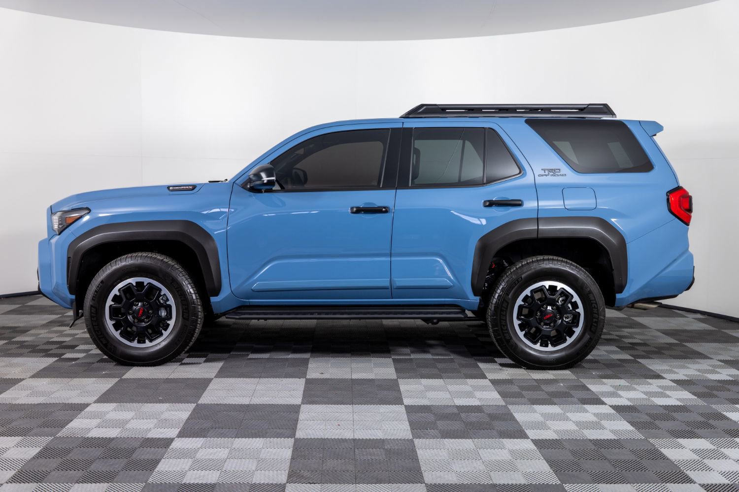 Used 2025 Toyota 4Runner TRD Off-Road image 3