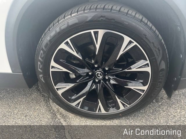 Used 2024 MAZDA CX-90 Plug-In Hybrid w/ Premium Plus AWD/4WD image 19