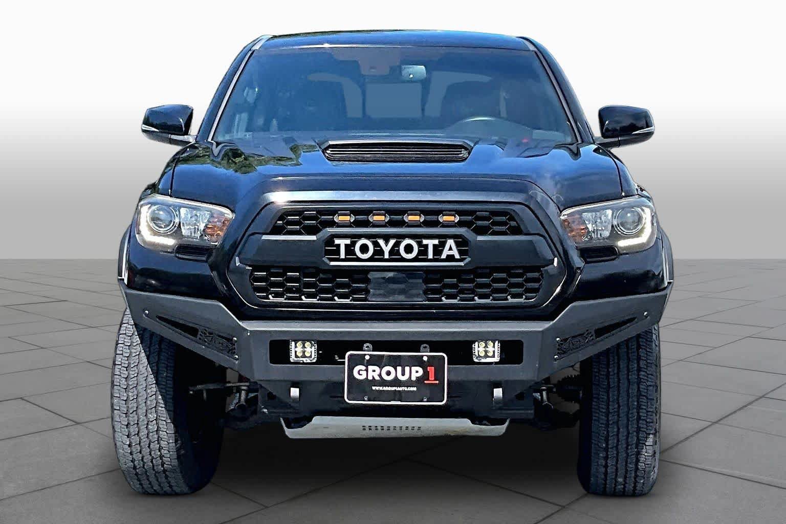 Used 2018 Toyota Tacoma TRD Pro AWD/4WD image 4