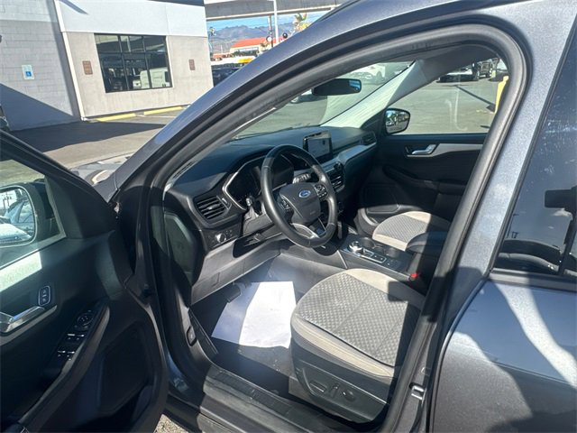 Used 2021 Ford Escape SE w/ SE Sport Appearance Package image 6