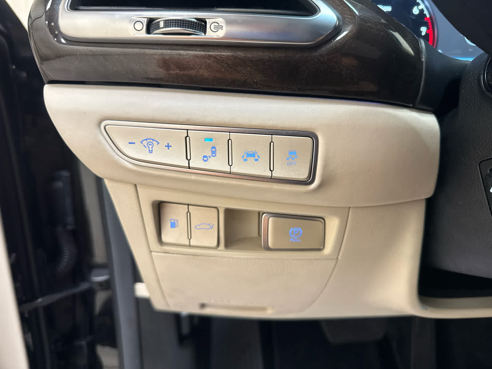 Used 2018 Genesis G90 5.0 Ultimate AWD/4WD image 25