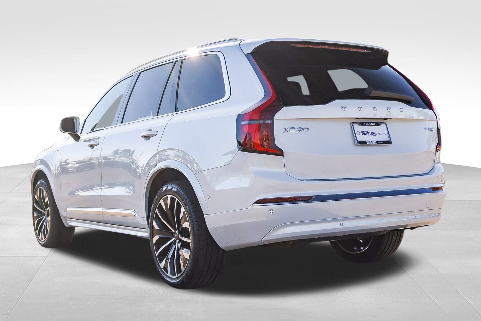 New 2026 Volvo XC90 T8 Plus w/ Protection Package Premier AWD/4WD image 6