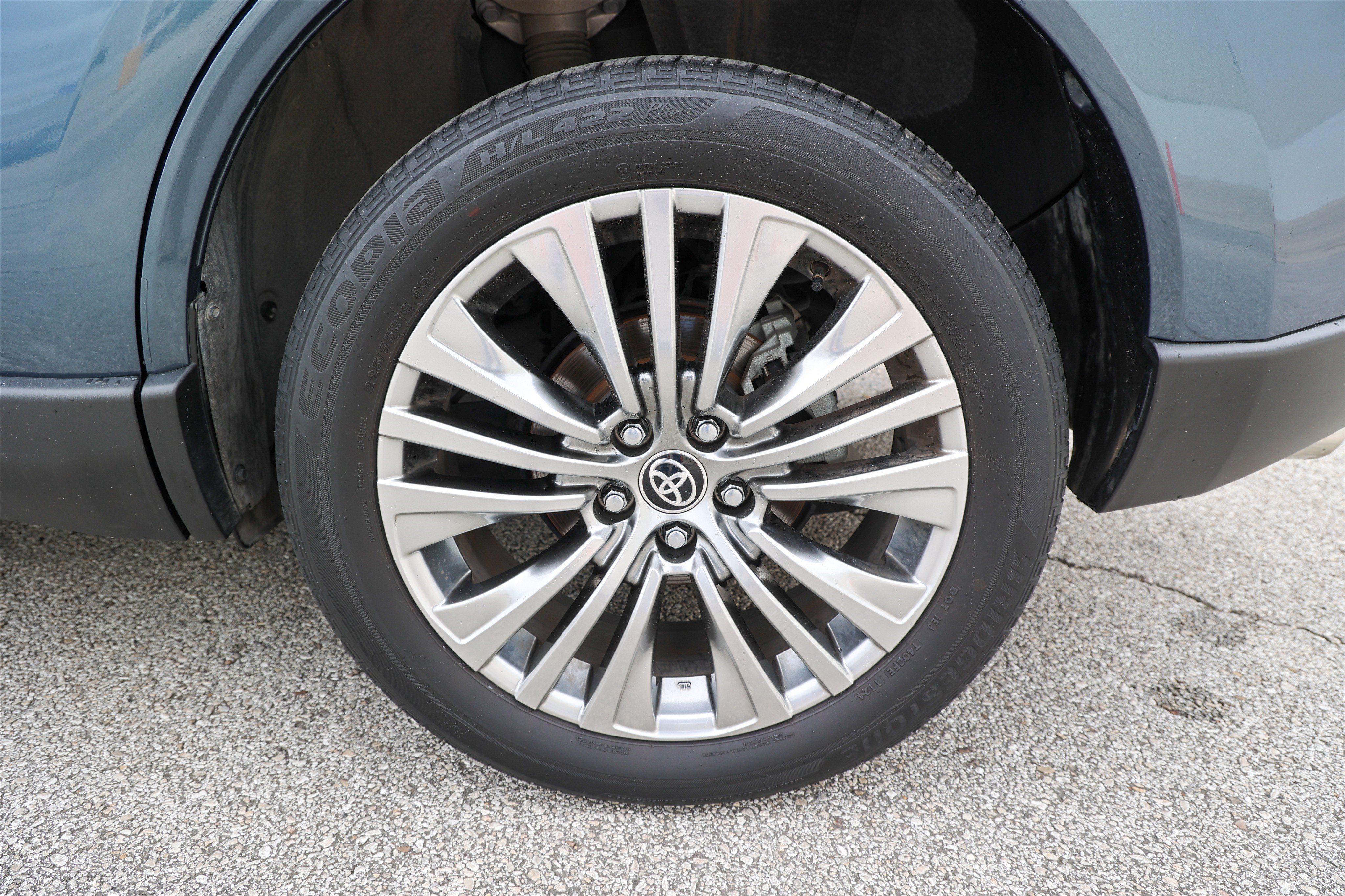 Certified 2024 Toyota Venza XLE AWD/4WD image 22
