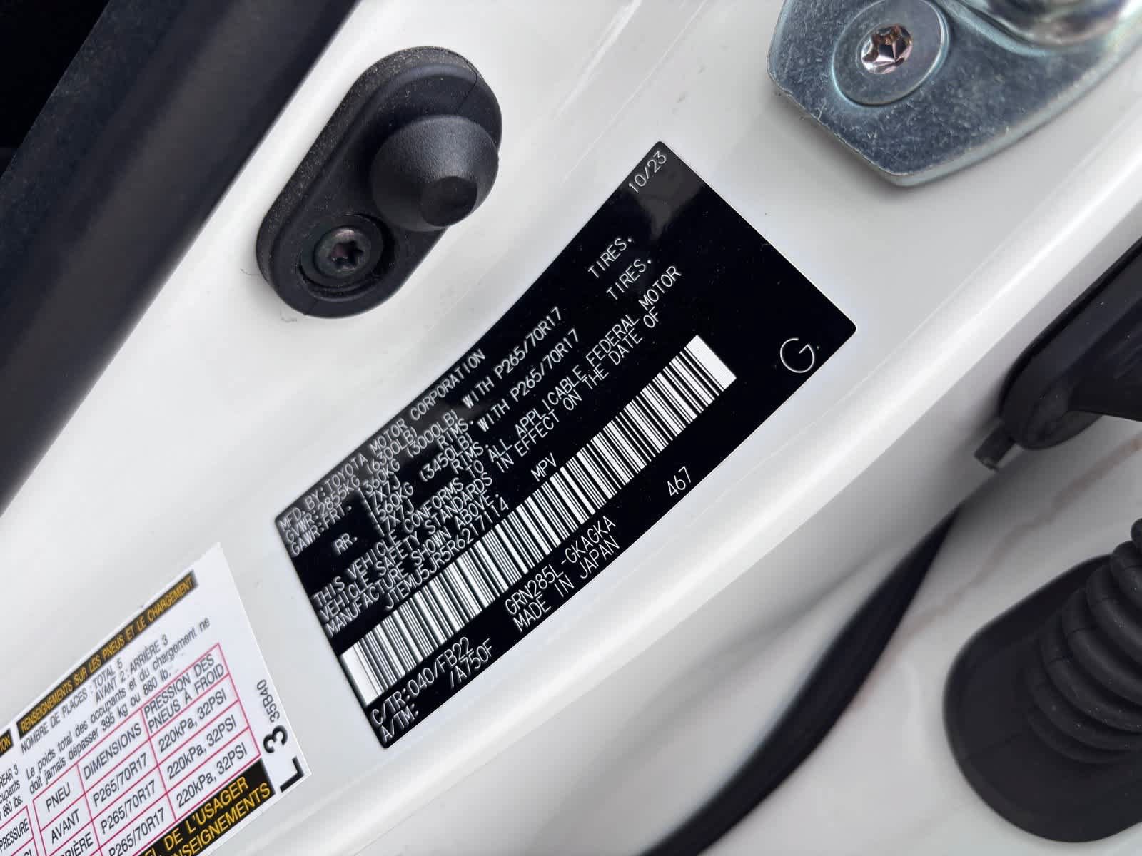 Used 2024 Toyota 4Runner SR5 AWD/4WD image 30