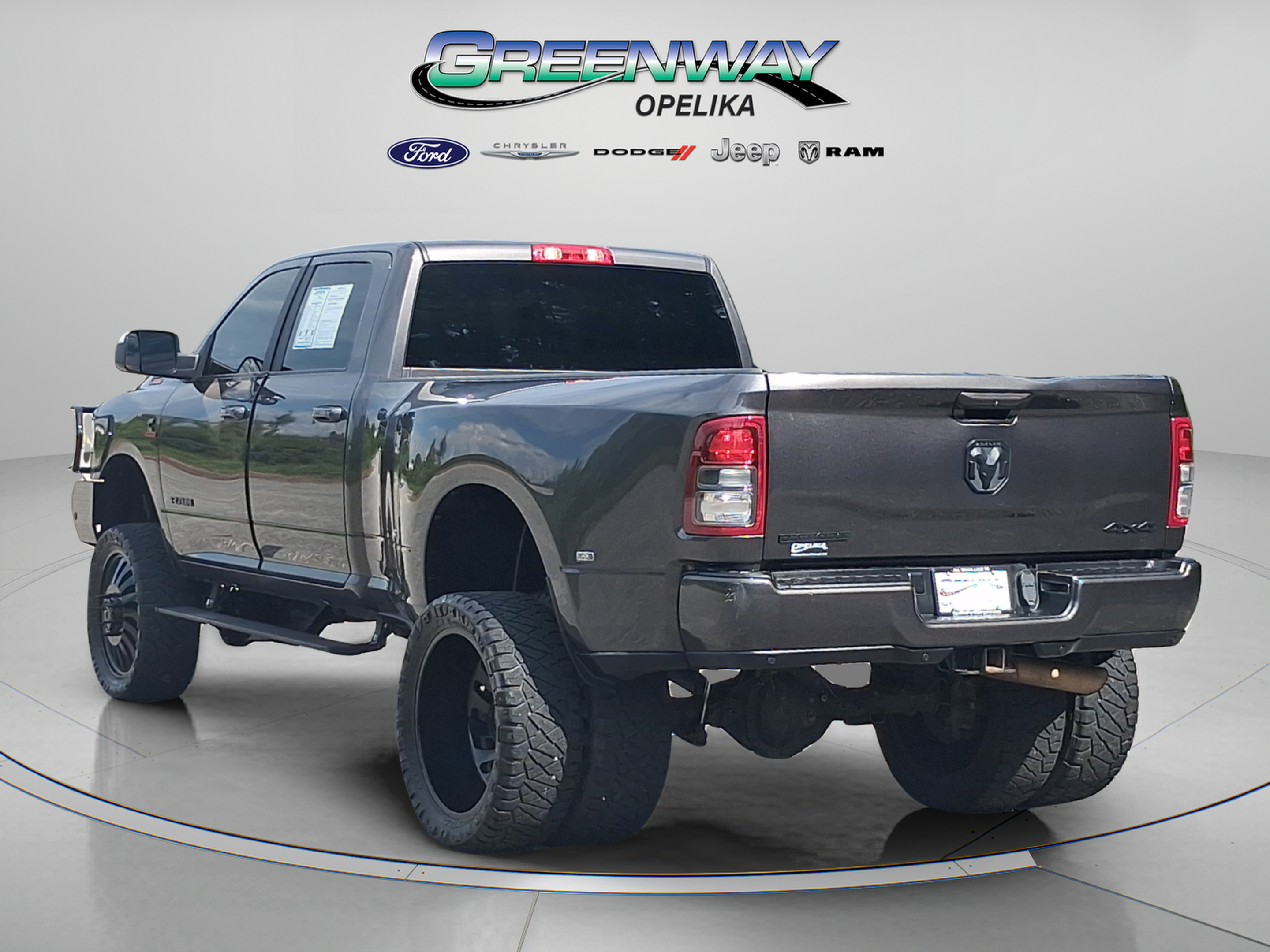 Used 2022 RAM 3500 Big Horn w/ Night Edition AWD/4WD image 5