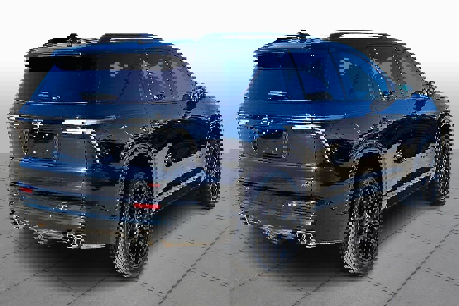 Used 2024 Chevrolet Traverse RS w/ LPO, Floor Liner Package image 13