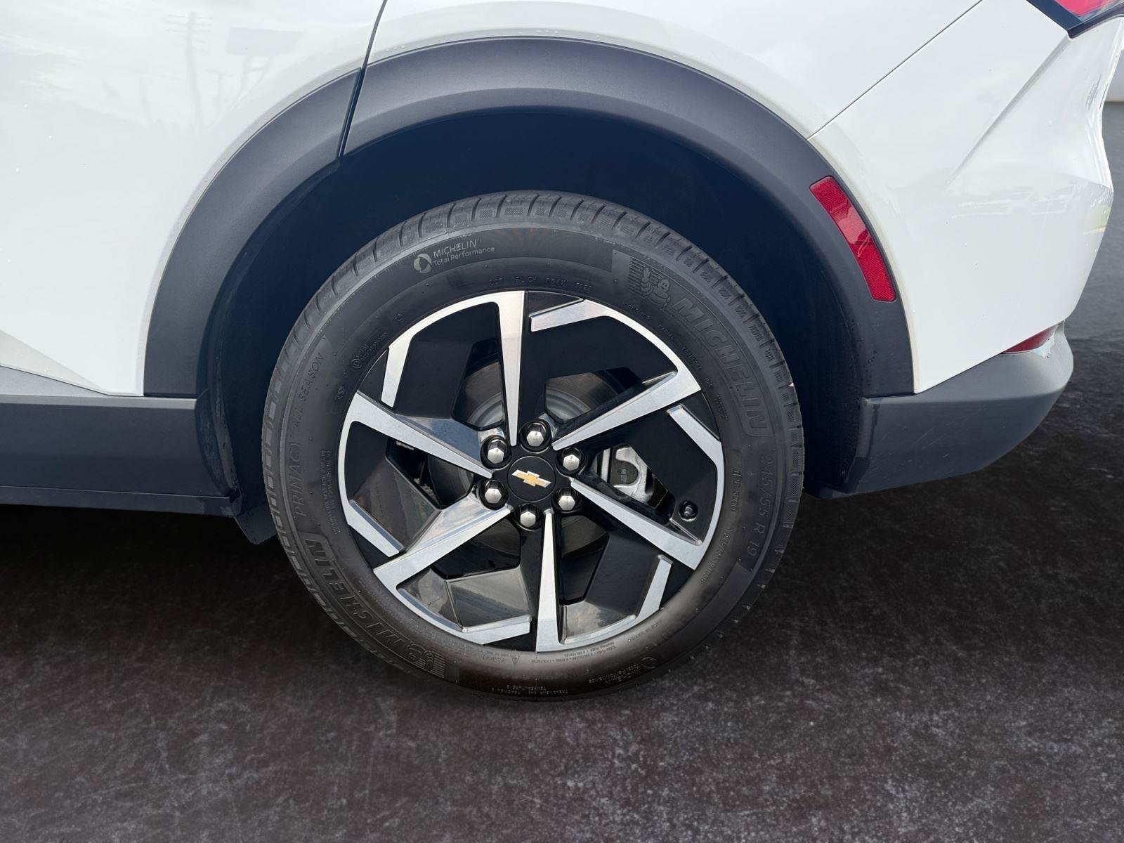 Used 2026 Chevrolet Equinox EV LT FWD image 15