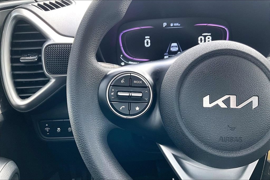 Used 2023 Kia Soul FWD image 11