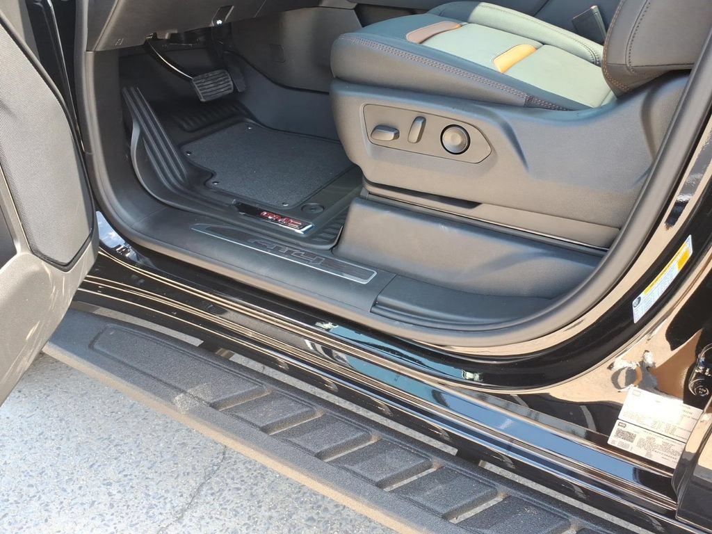New 2026 GMC Sierra 1500 AT4 w/ AT4 Premium Package AWD/4WD image 13