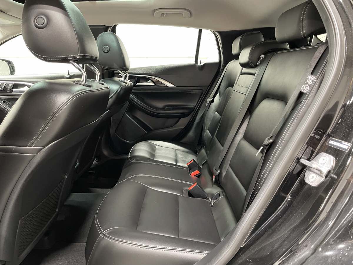 Used 2018 INFINITI QX30 AWD w/ Cargo Package image 14