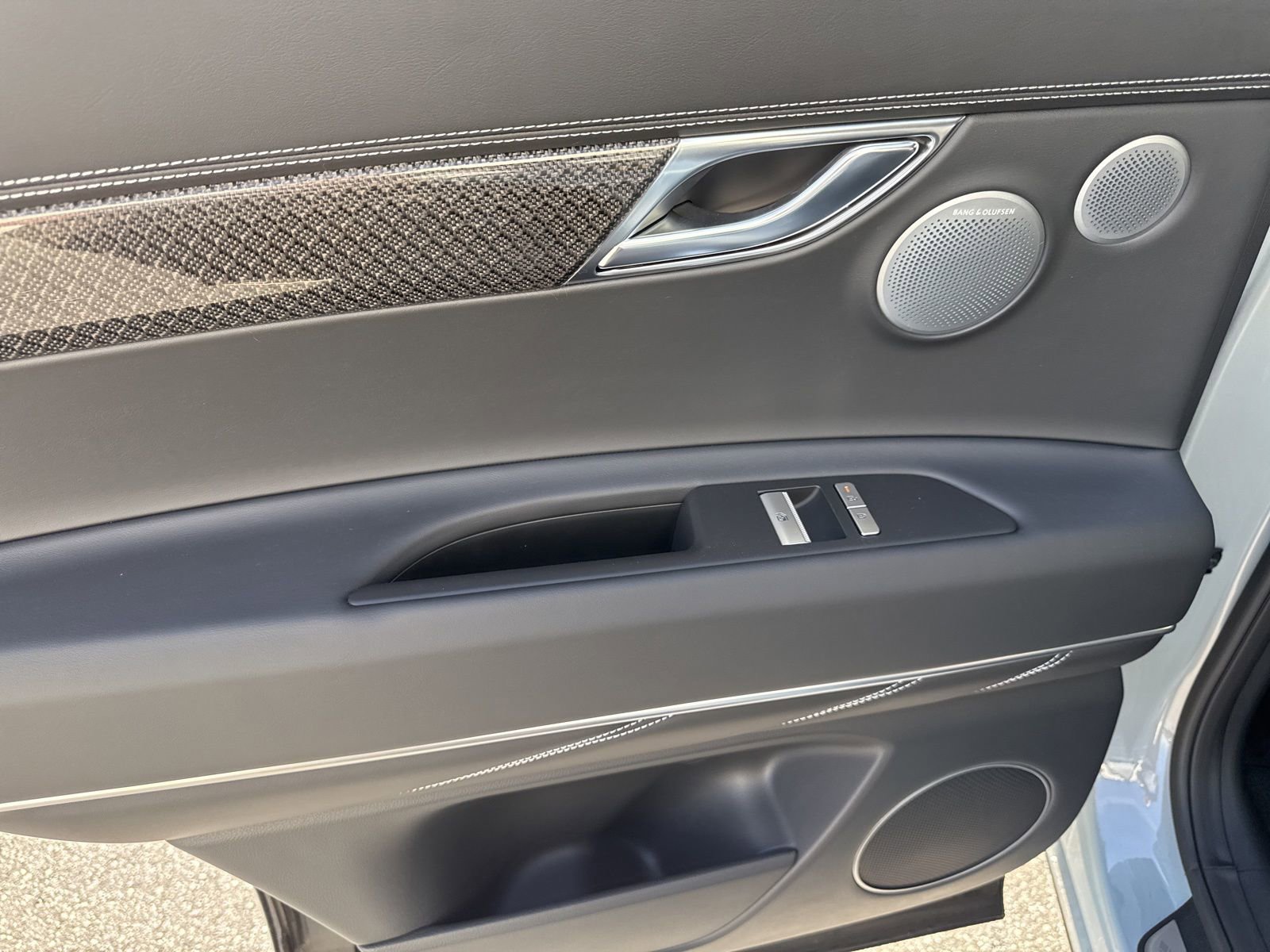 Used 2026 Genesis GV80 3.5T e-SC image 13