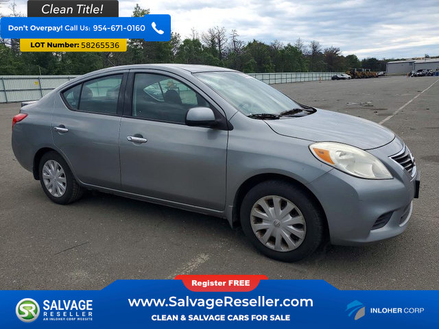 Used 2014 Nissan Versa SV FWD image 5