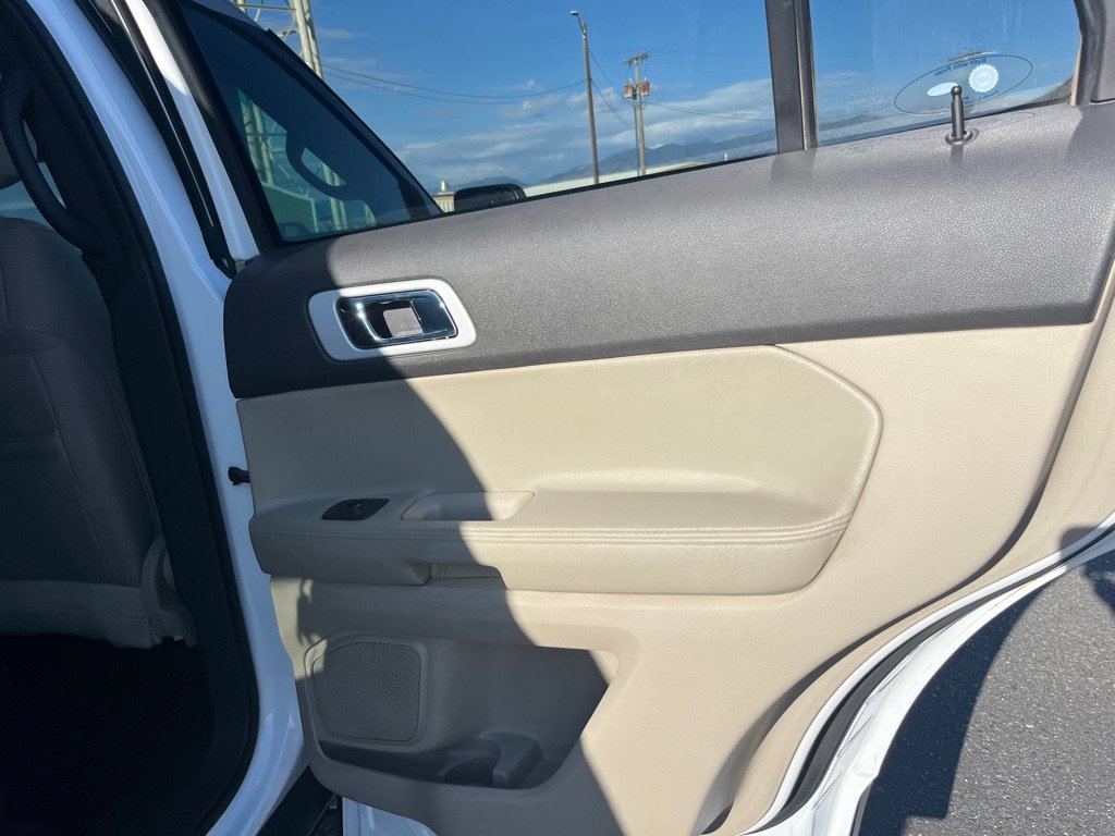 Used 2014 Ford Explorer XLT AWD/4WD image 18