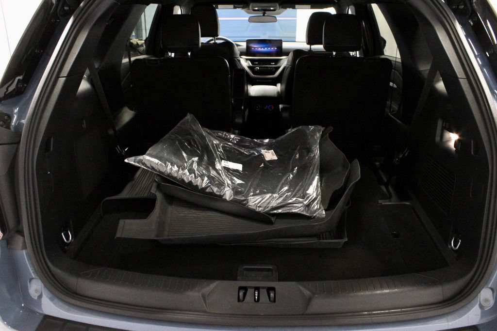 Certified 2025 Ford Explorer ST-Line AWD/4WD image 15