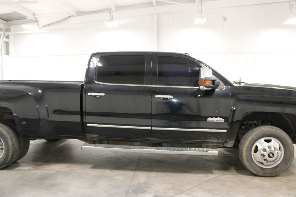 Used 2015 Chevrolet Silverado 3500 High Country w/ Duramax Plus Package image 11