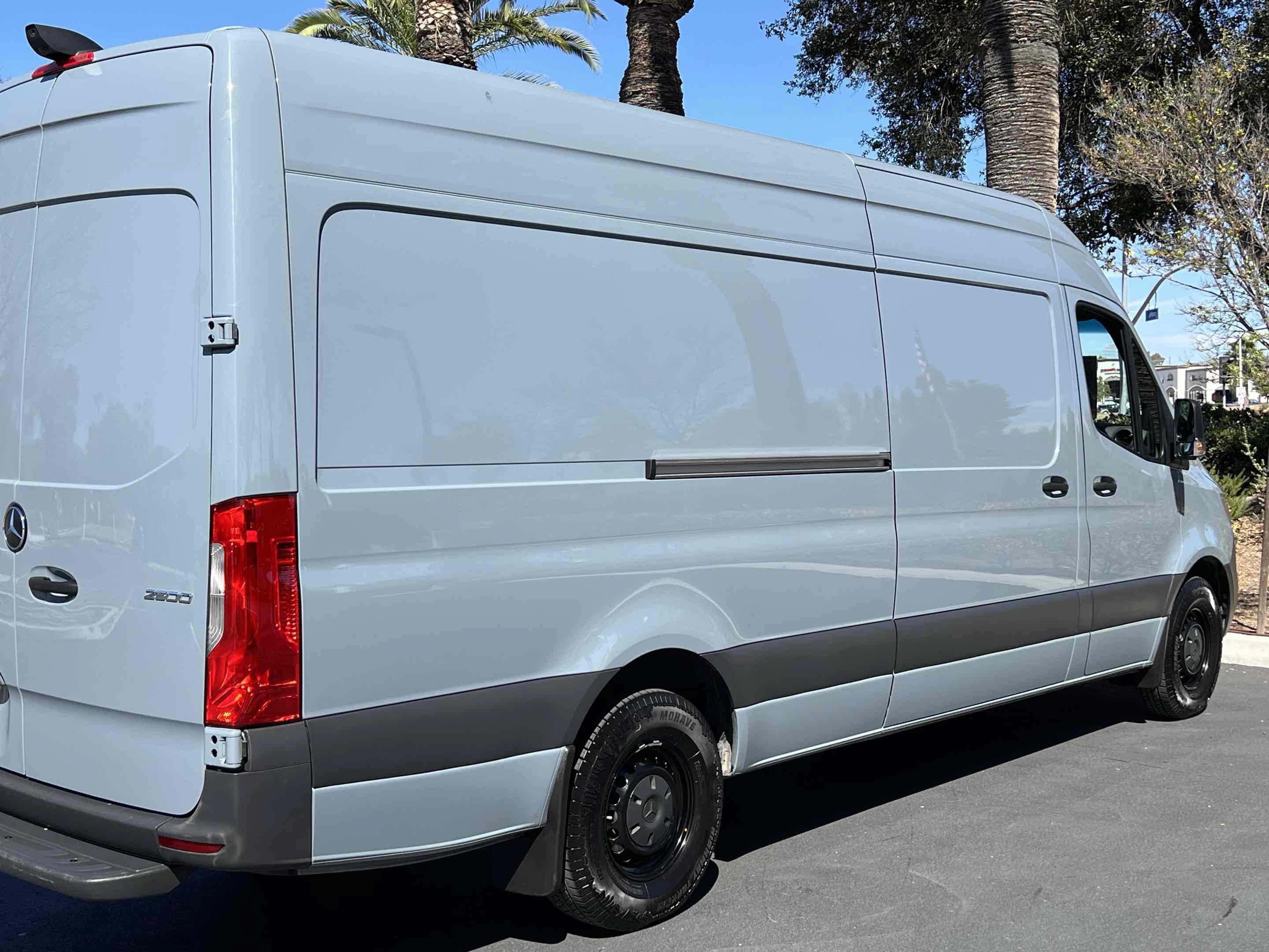 Used 2024 Mercedes-Benz Sprinter 2500 image 47