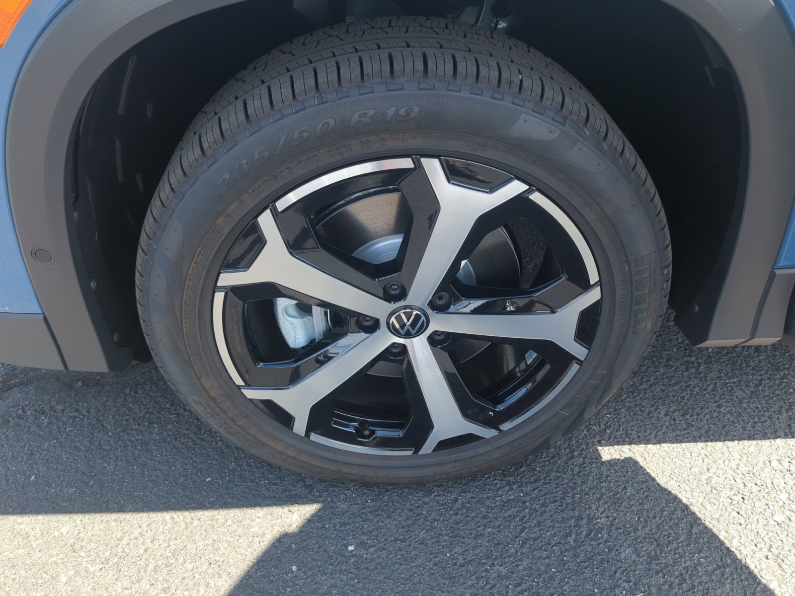 New 2025 Volkswagen Tiguan SE image 25