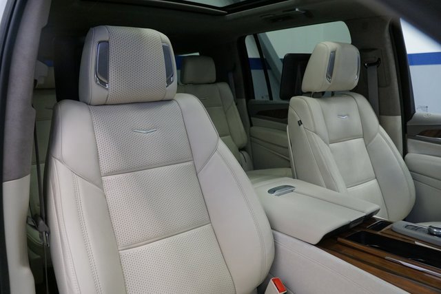 New 2024 Cadillac Escalade ESV Sport Platinum w/ LPO, ONYX Package image 18