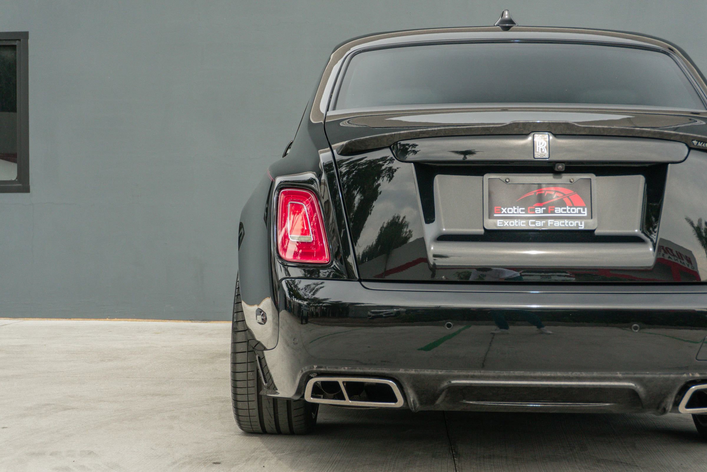 Used 2023 Rolls-Royce Phantom Sedan image 43