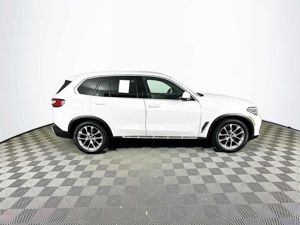 Used 2022 BMW X5 xDrive40i AWD/4WD image 10