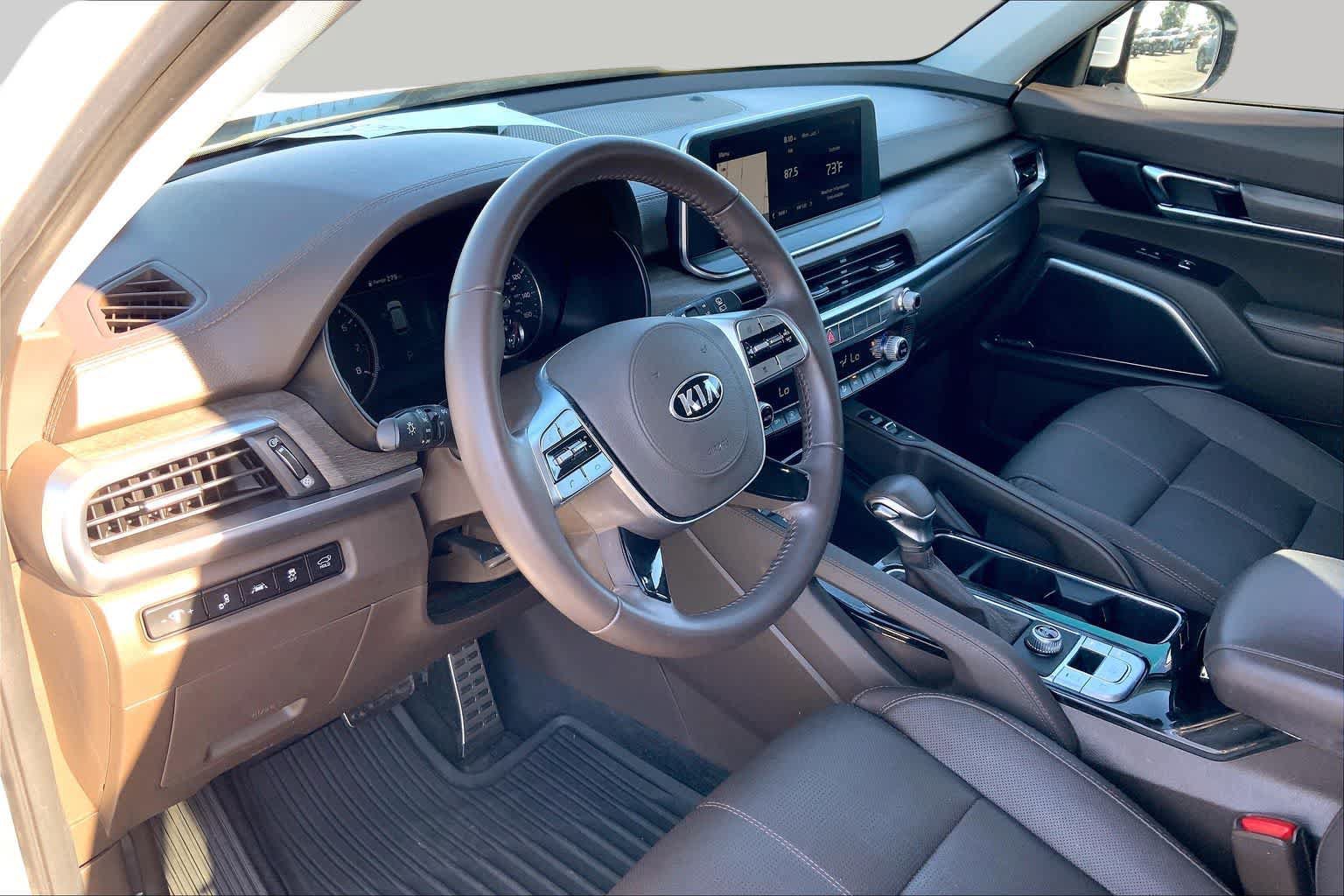 Used 2021 Kia Telluride SX w/ Towing Package FWD image 18