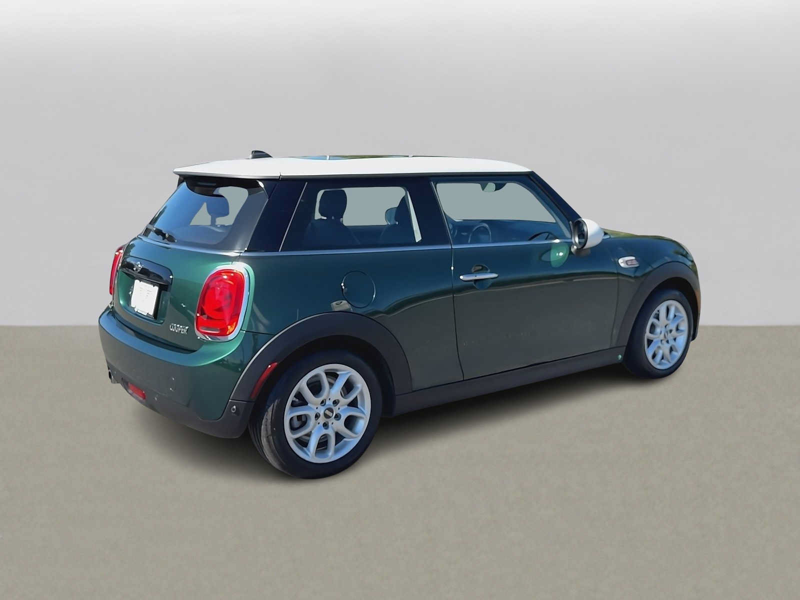 Used 2019 MINI Cooper 2-Door Hardtop FWD image 4