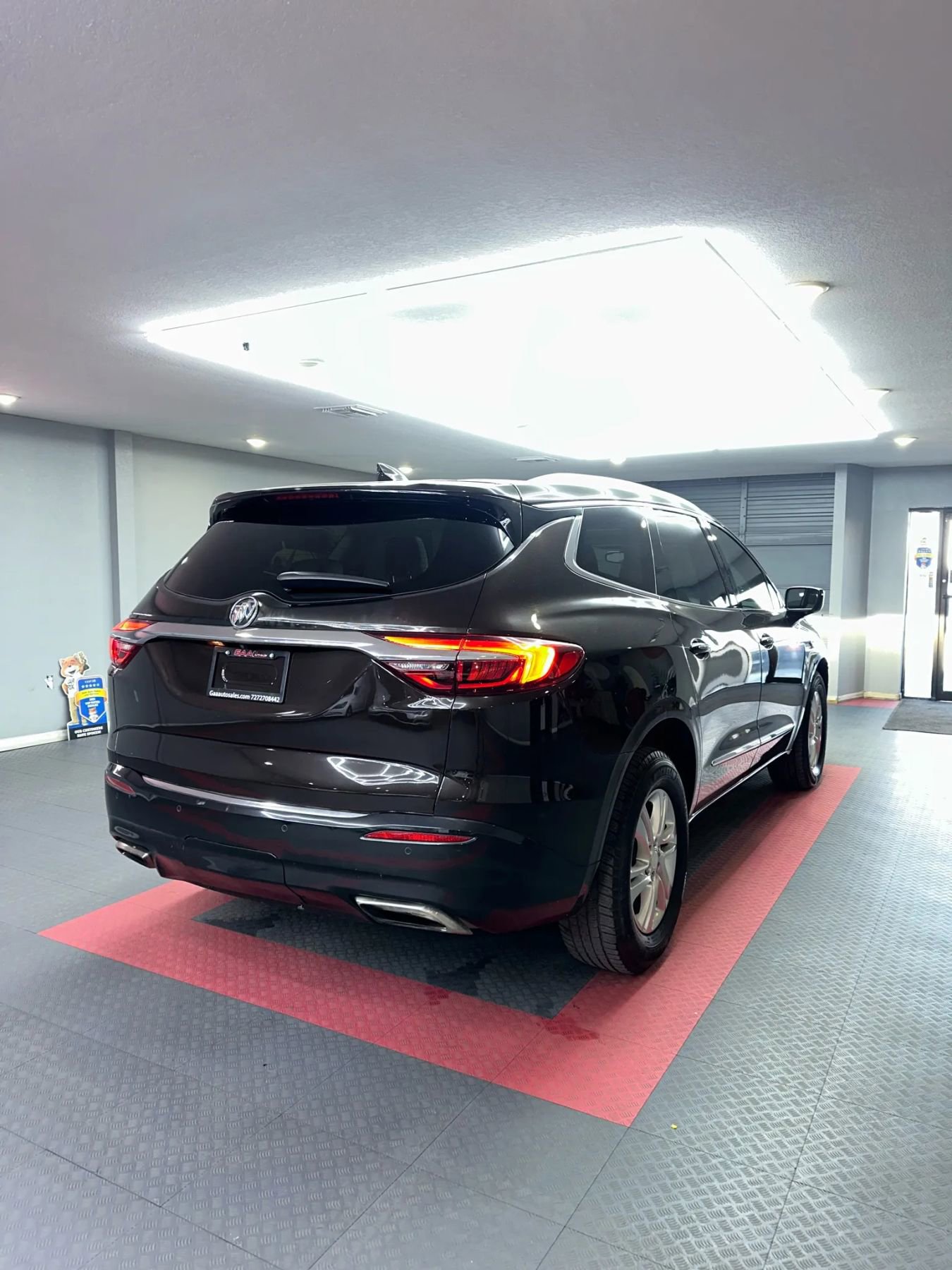 Used 2018 Buick Enclave Essence image 6