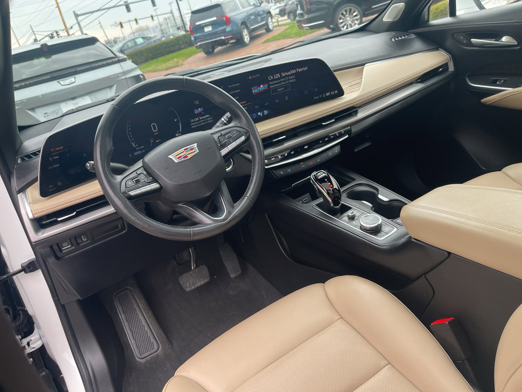 Used 2024 Cadillac XT4 Premium Luxury image 31