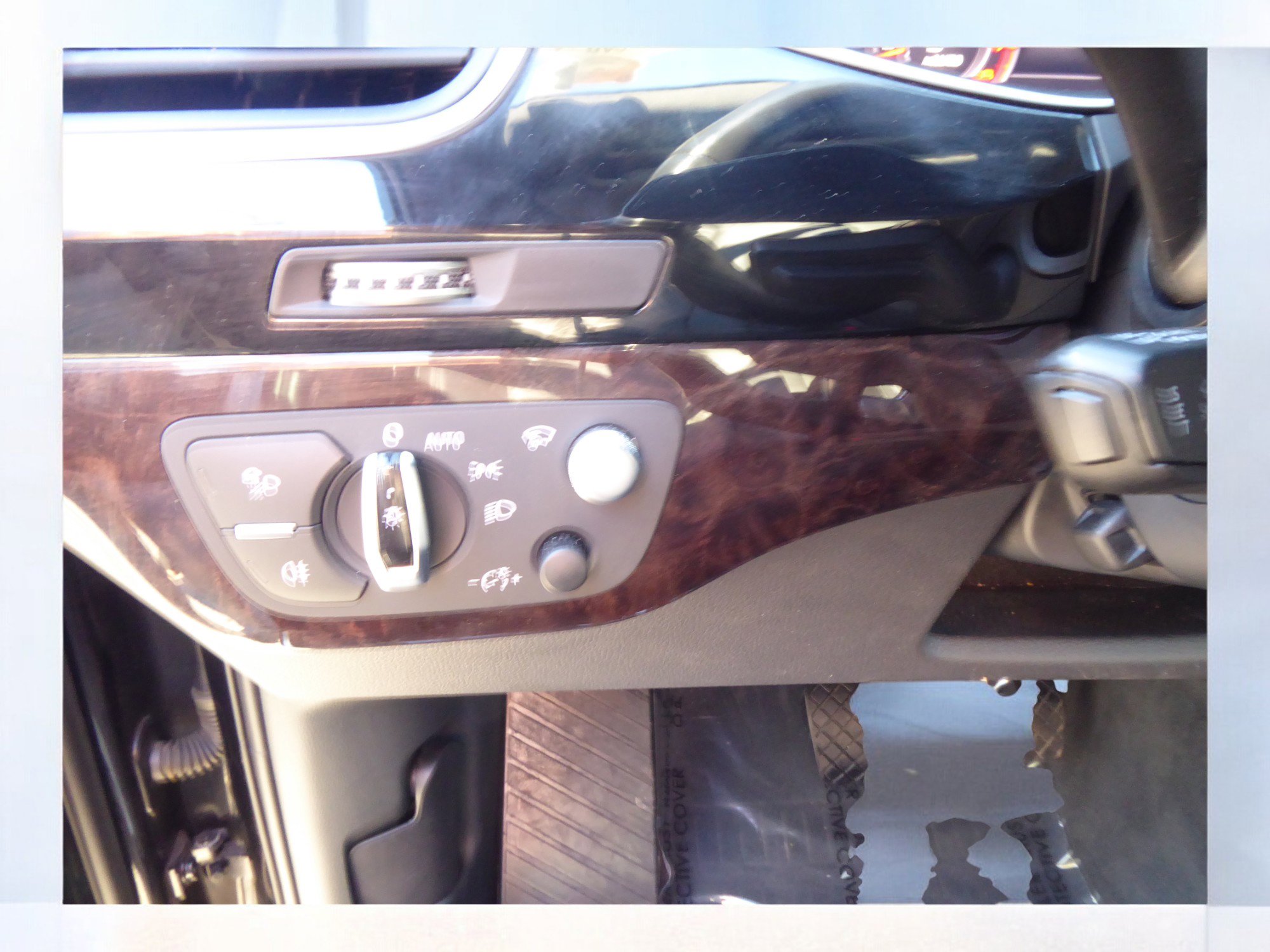 Used 2017 Audi Q7 3.0T Prestige w/ Prestige Package image 11