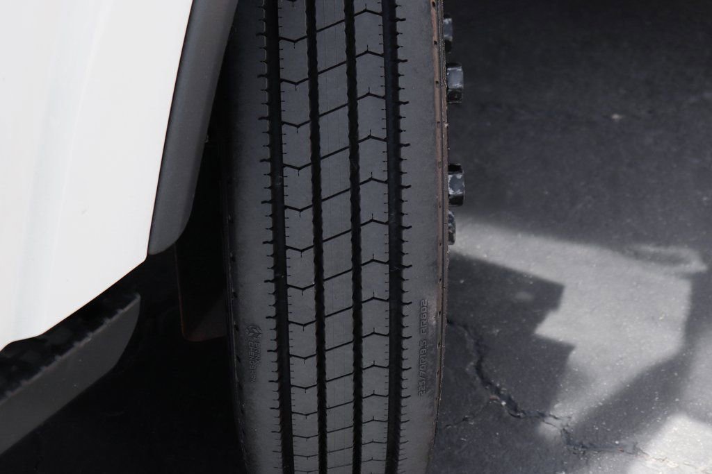 Used 2019 Isuzu NPR HD image 32