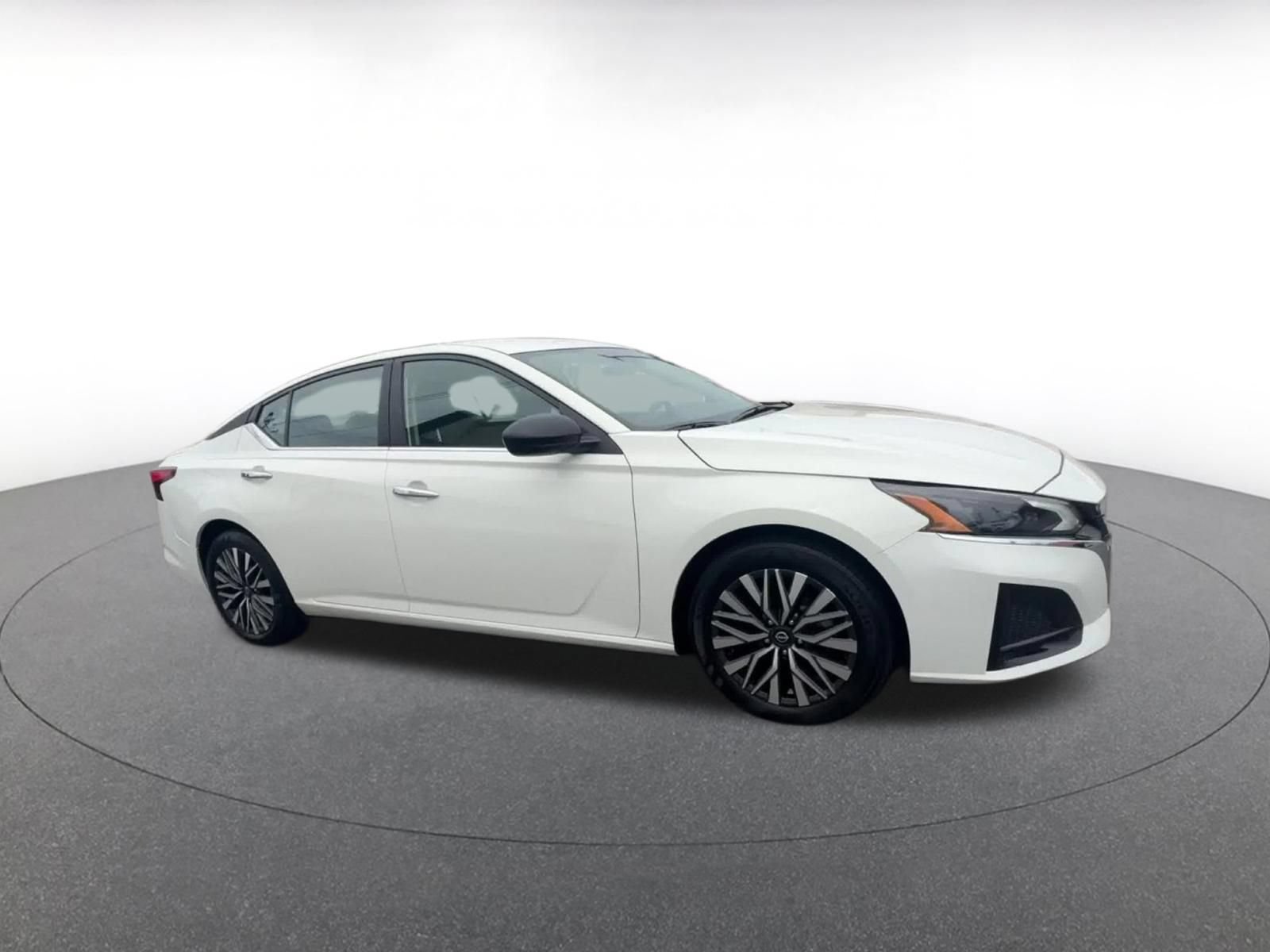Used 2025 Nissan Altima 2.5 SV FWD video 2