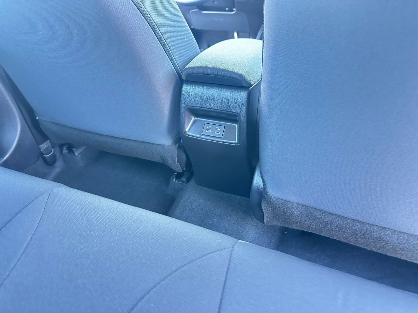 Used 2025 Toyota Corolla LE image 24