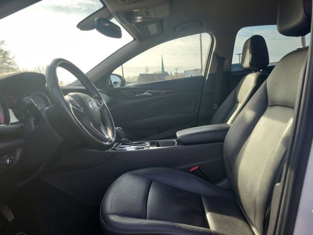 Used 2018 Buick Regal Essence image 25