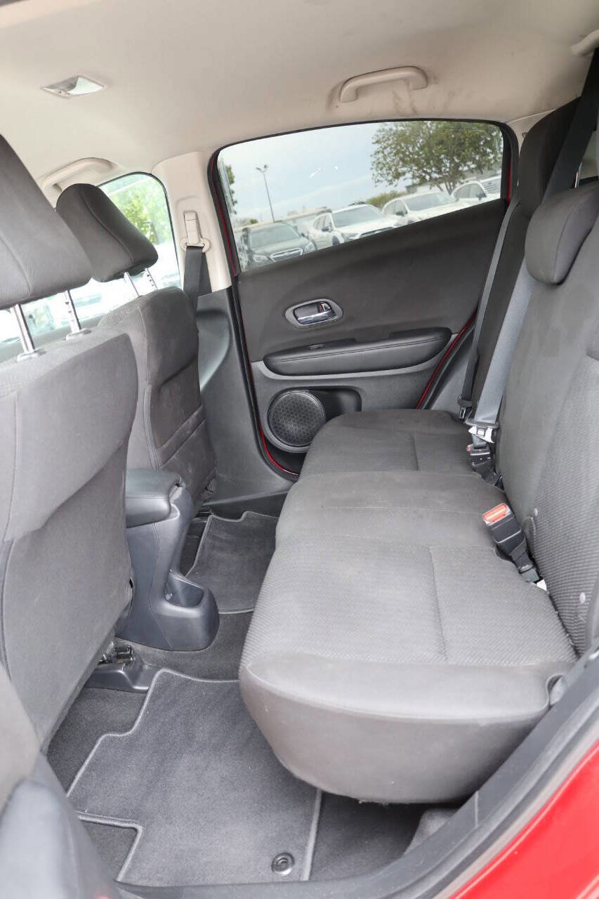 Used 2018 Honda HR-V LX image 17