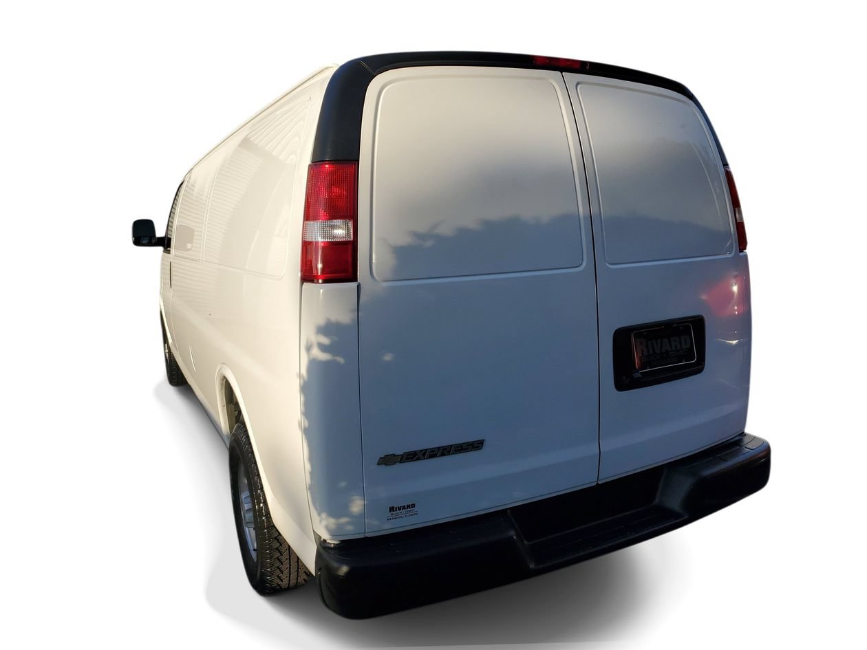 Used 2025 Chevrolet Express 2500 Extended w/ Driver Convenience Package RWD image 3