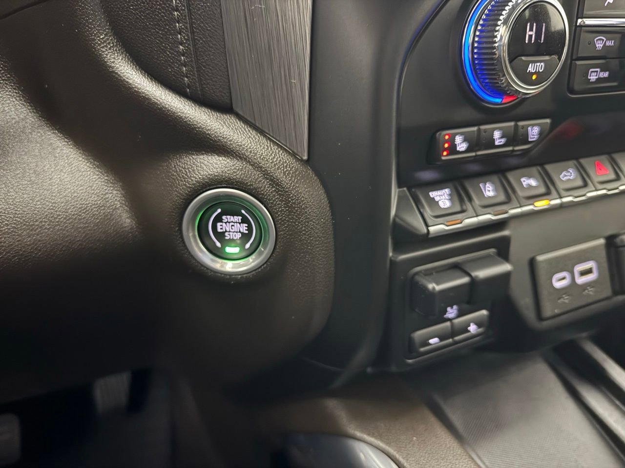 Used 2022 GMC Sierra 2500 Denali w/ Denali Ultimate Package image 21