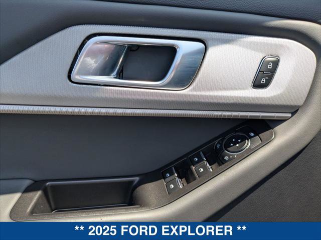Certified 2025 Ford Explorer Active w/ Active Comfort Package RWD image 11