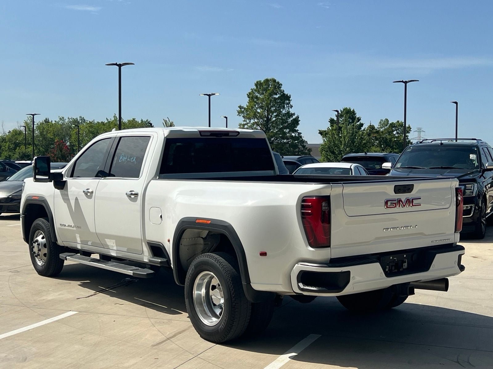 Used 2024 GMC Sierra 3500 Denali w/ Denali Reserve Package AWD/4WD image 11