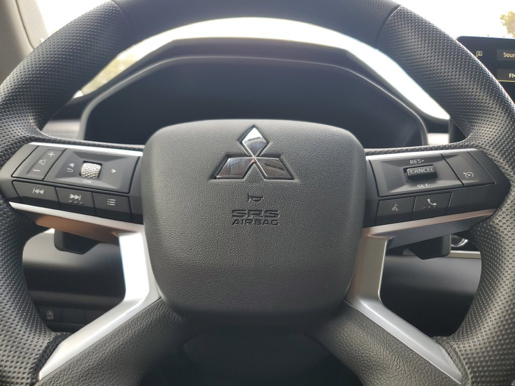 New 2026 Mitsubishi Outlander ES FWD image 22