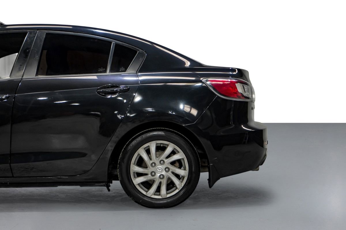 Used 2012 MAZDA MAZDA3 i Grand Touring w/ Tech Pkg FWD image 11