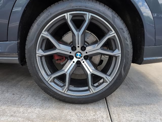 Used 2022 BMW X6 xDrive40i w/ Executive Package AWD/4WD image 6