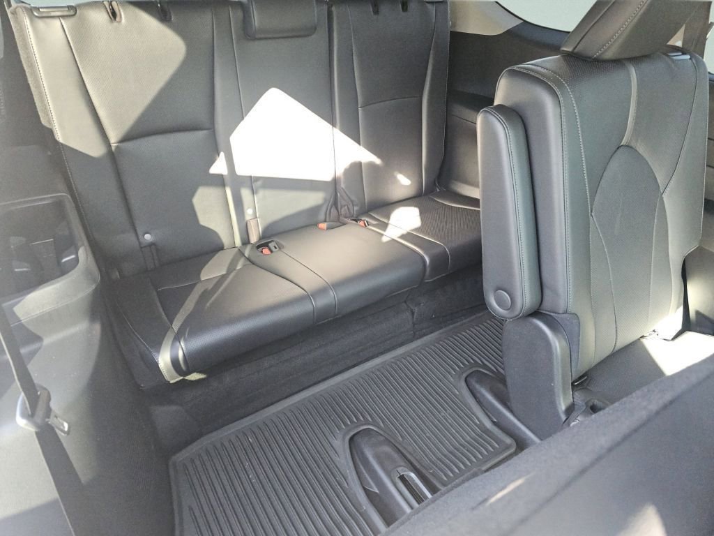 Used 2024 Toyota Grand Highlander Platinum image 5