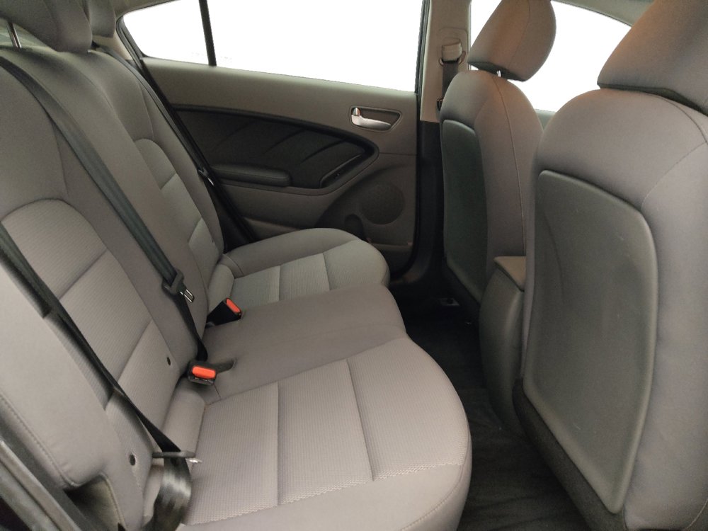 Used 2017 Kia Forte LX image 19