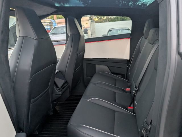 Used 2024 Tesla Cybertruck AWD Crew Cab image 7